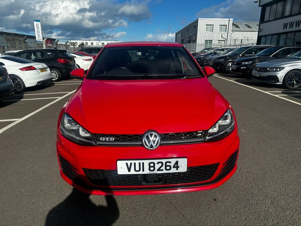 Volkswagen Golf 2L Gtd VUI8264 Red #3