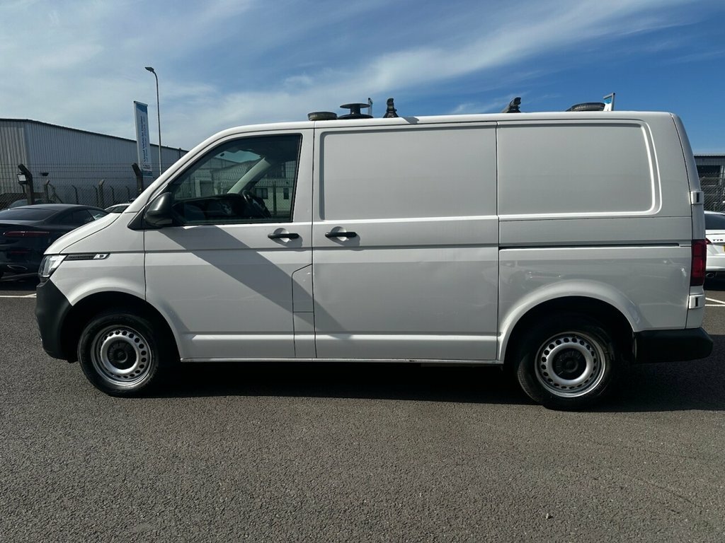 Volkswagen Transporter 2L Startline SRZ2721 White #5