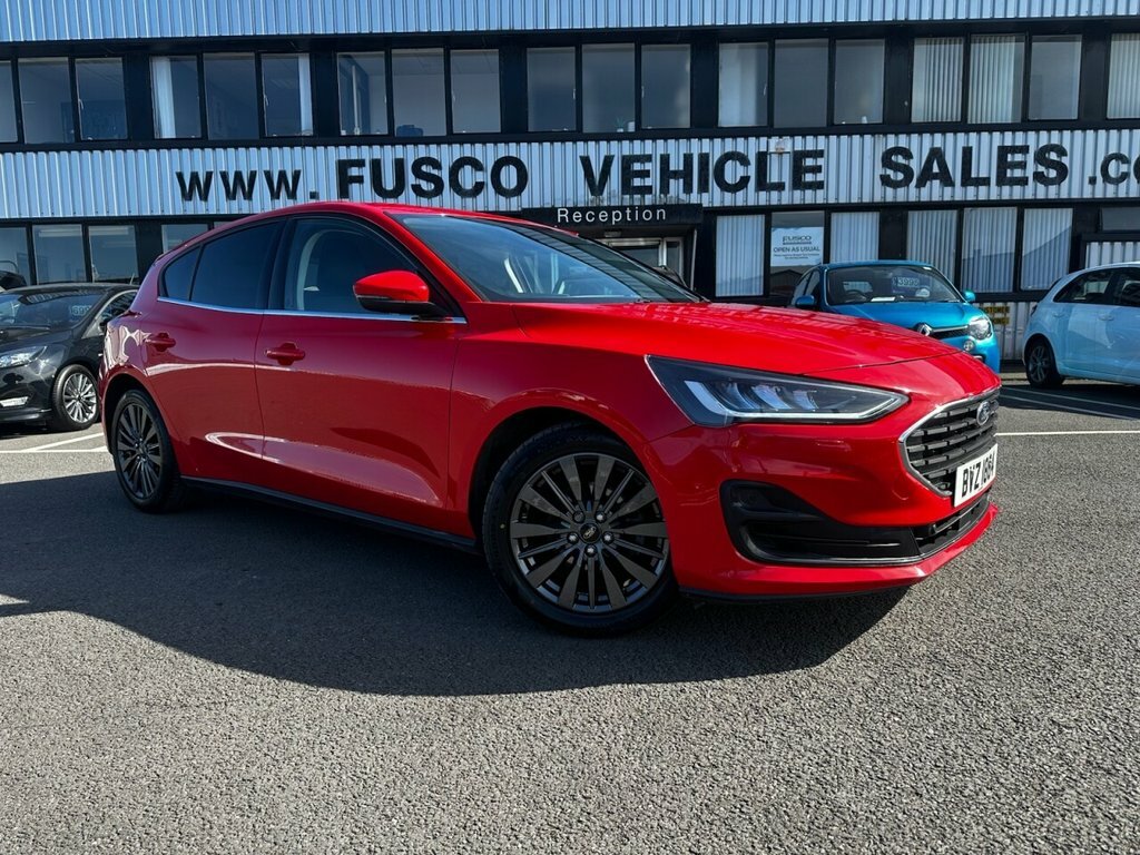 Ford Focus 1L Titanium X Red