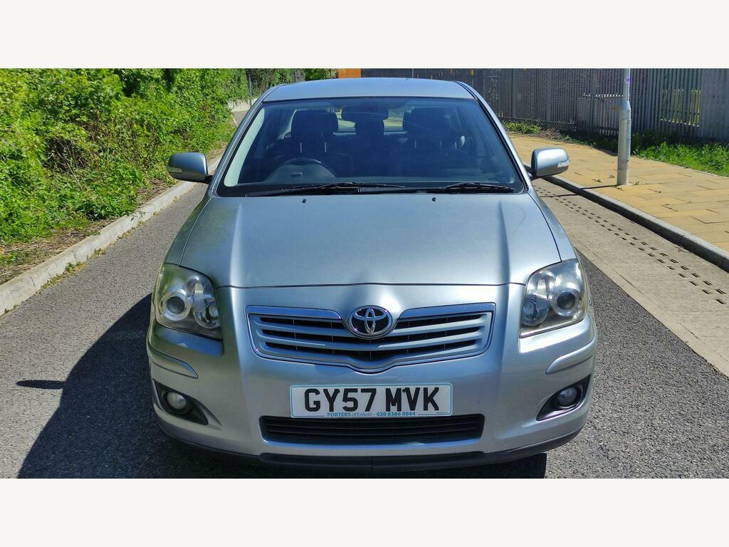 Toyota Avensis 2.0 Vvt-i T Spirit Silver #2