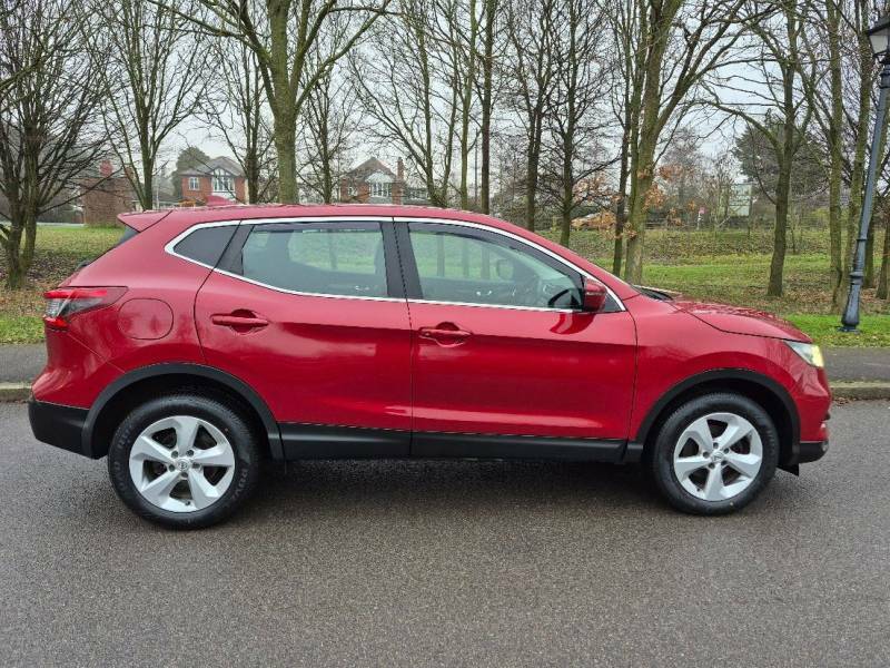 Nissan Qashqai 1.5 Dci 115 Acenta Premium - 2018 68 DV68MLF Red #4