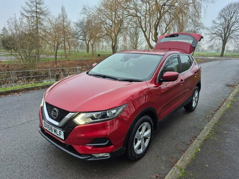 Nissan Qashqai 1.5 Dci 115 Acenta Premium - 2018 68 Red