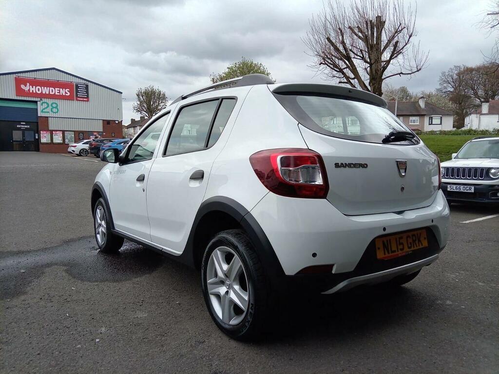 Dacia Sandero Stepway Hatchback 1.5 Dci Laureate Euro 5 201515 White #6