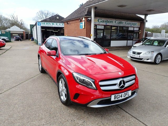 Mercedes-Benz GLA Class Gla 220 Se Premium Cdi 4Matic Red