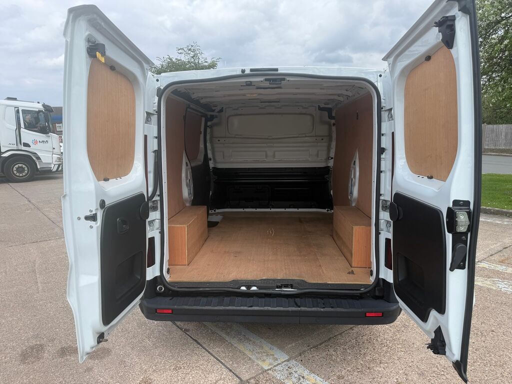 Renault Trafic 2.0 Dci Blue Sl28 Business Panel Van M WP23YUT White #2