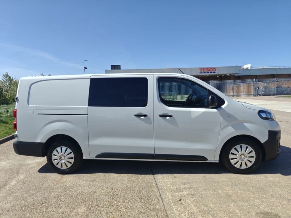 Vauxhall Vivaro 2.0 Turbo D 3100 Dynamic Crew Van Double Cab 6Dr D DY22PVO White #4