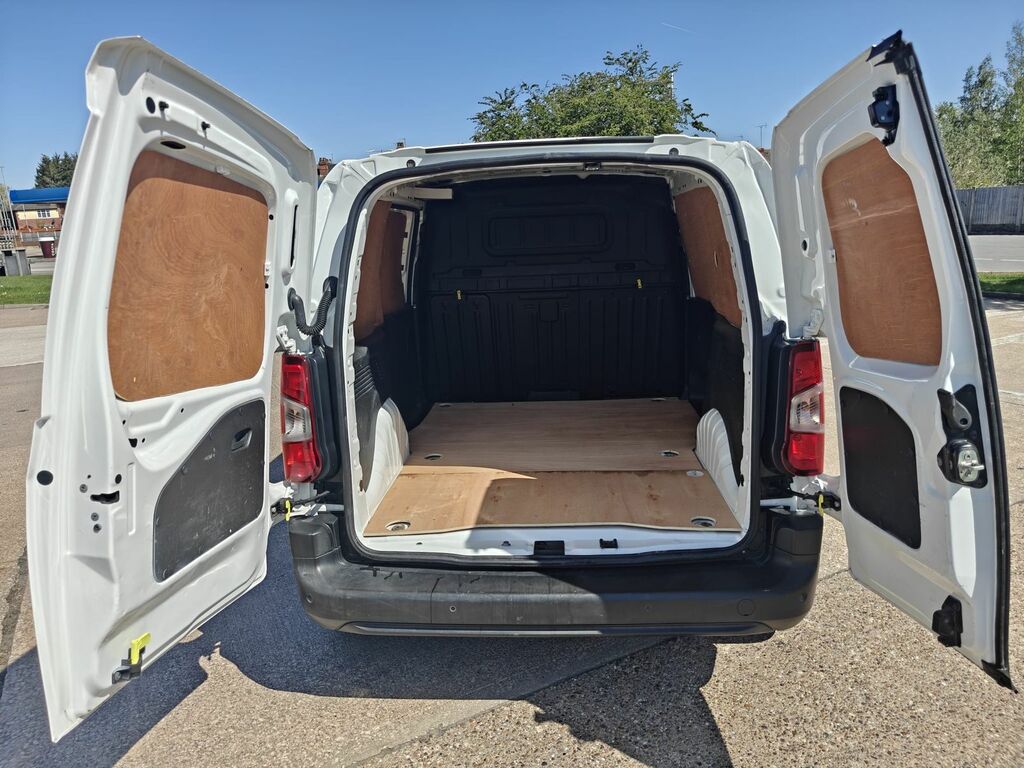 Peugeot Partner 1.6 Bluehdi 1000 Professional Standard Panel Van 5 NV19WYB White #2