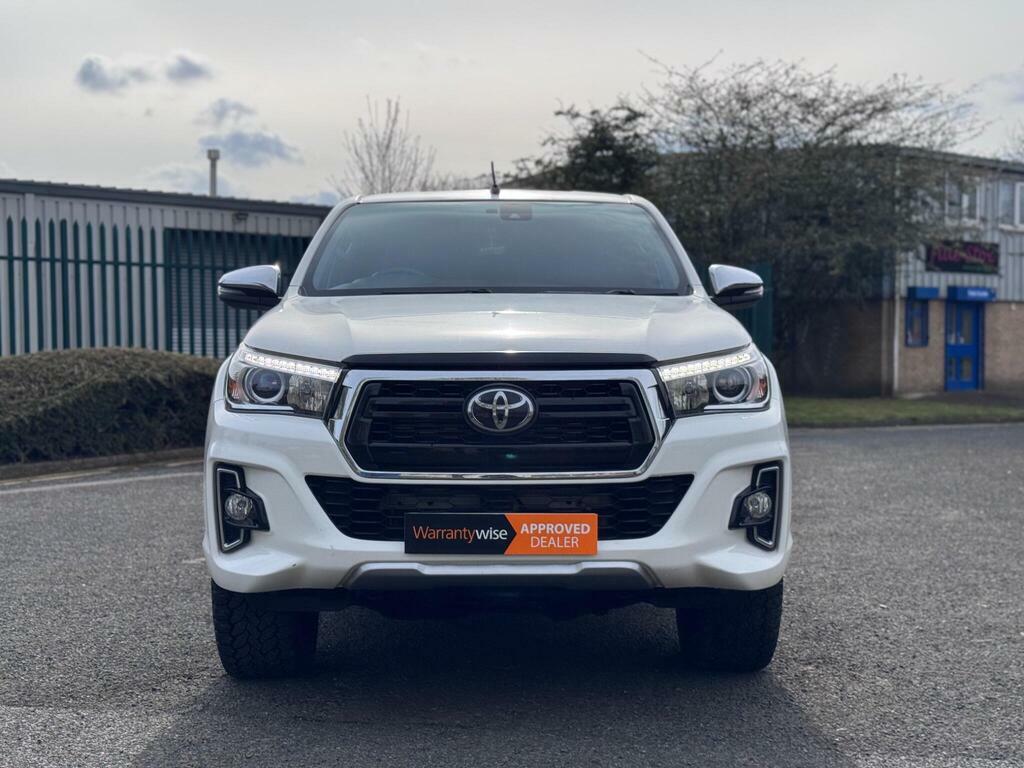 Toyota HILUX 2.4 D-4d Invincible X 4Wd Euro 6 White #3