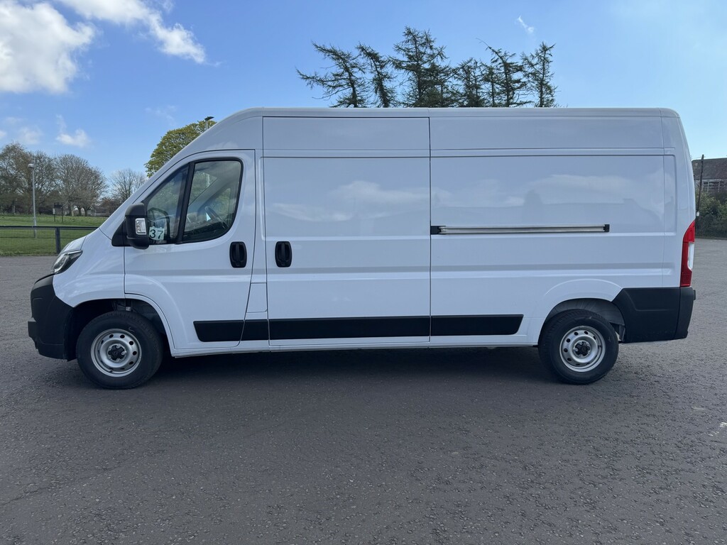 Peugeot Boxer Panel Van 2.2 Bluehdi 335 Professional 202626 CK26FLL White #4