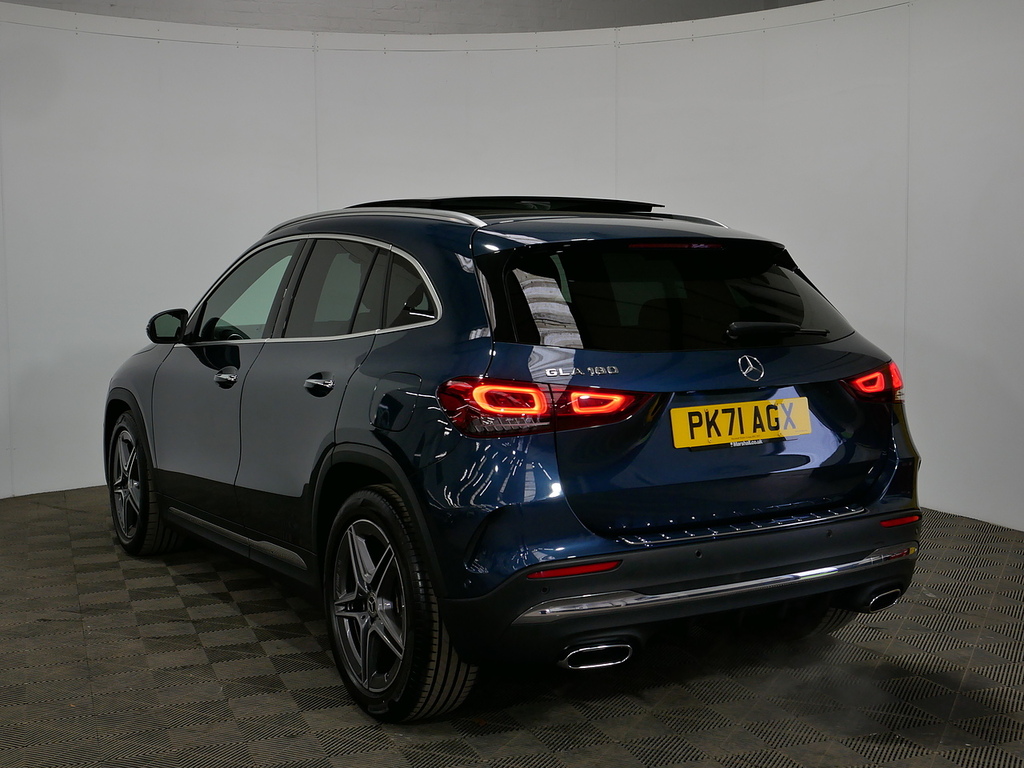 Mercedes-Benz GLA Class Gla180 Amg Line Blue #6