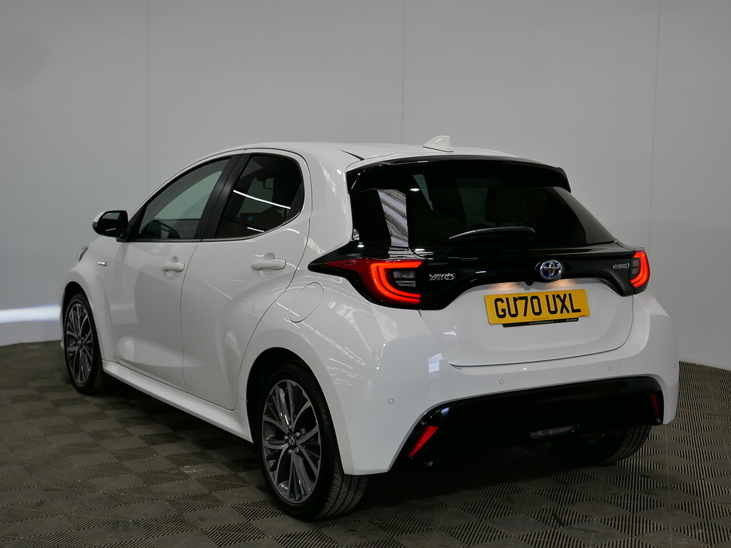 Toyota Yaris Vvt-h Excel GU70UXL White #6