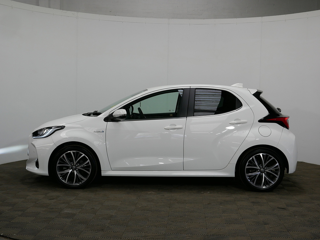 Toyota Yaris Vvt-h Excel GU70UXL White #5