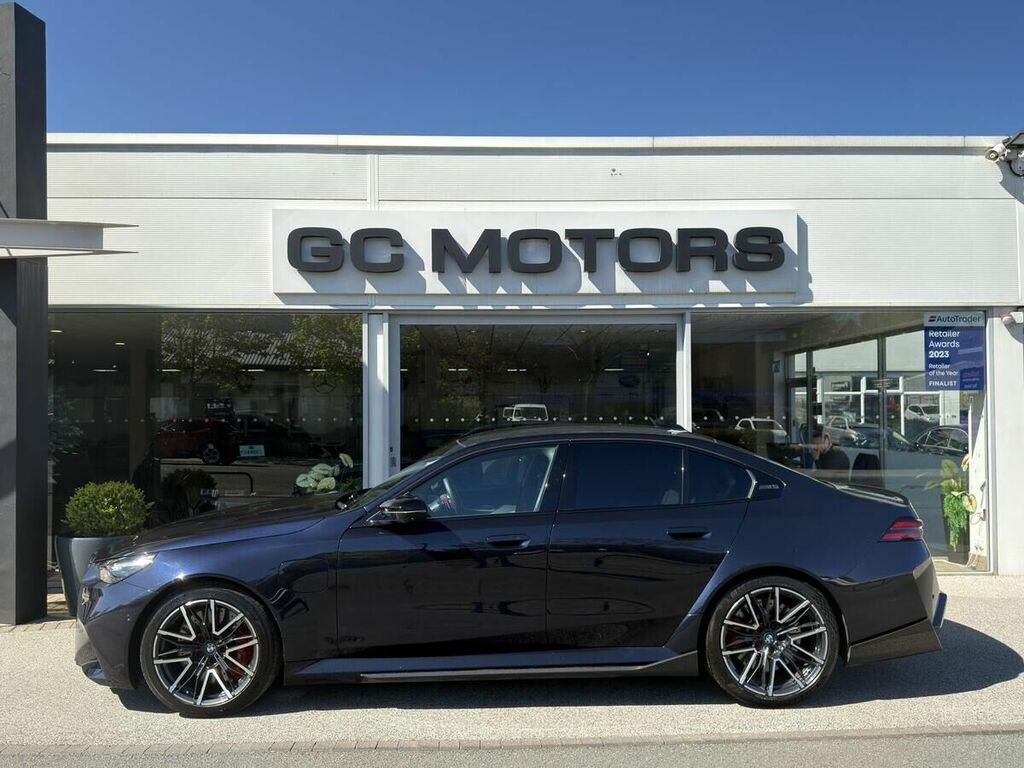 BMW M5 4.4 22.1Kwh Saloon Plug-in Hybrid Stept Black #4