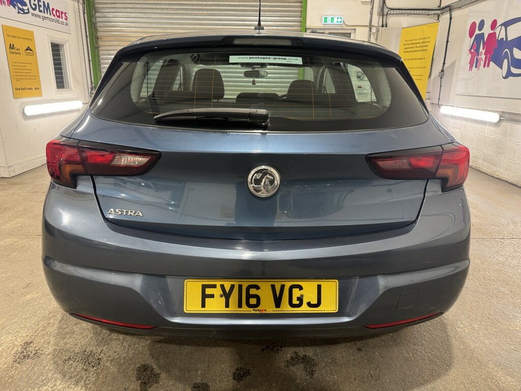 Vauxhall Astra Hatchback 1.4 I Design 201616 FY16VGJ Blue #6