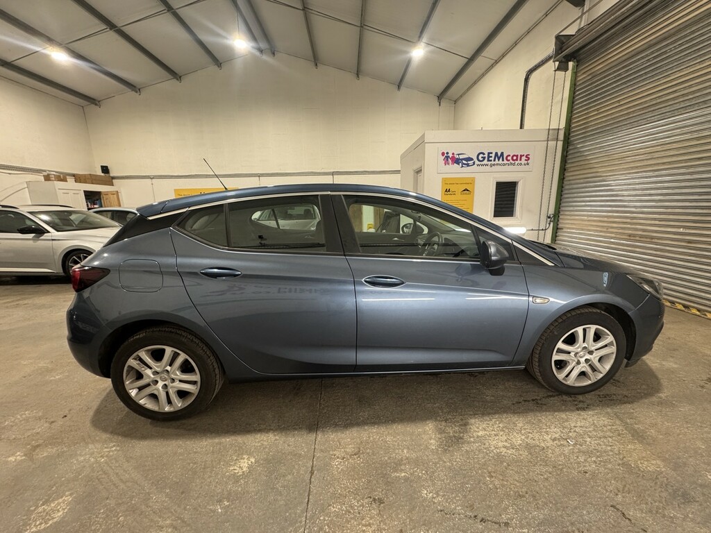 Vauxhall Astra Hatchback 1.4 I Design 201616 FY16VGJ Blue #4