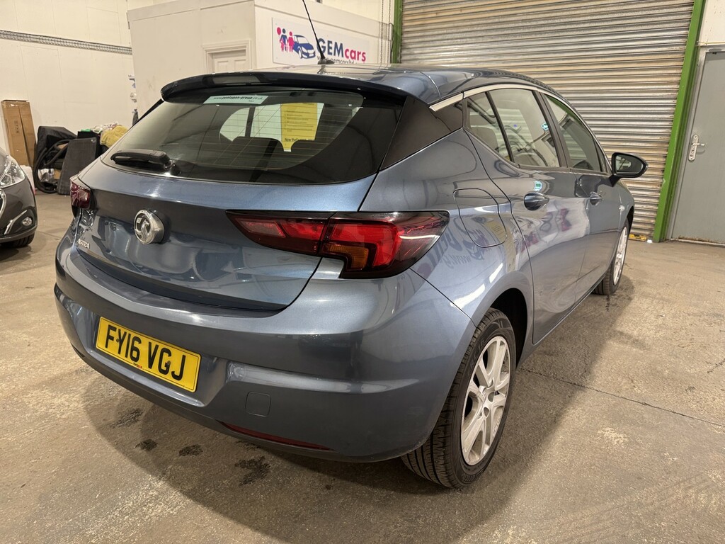 Vauxhall Astra Hatchback 1.4 I Design 201616 FY16VGJ Blue #5