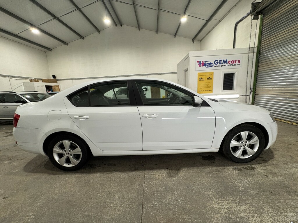 Skoda Octavia Hatchback 1.6 Tdi Greenline III 201565 FY65SSU White #6