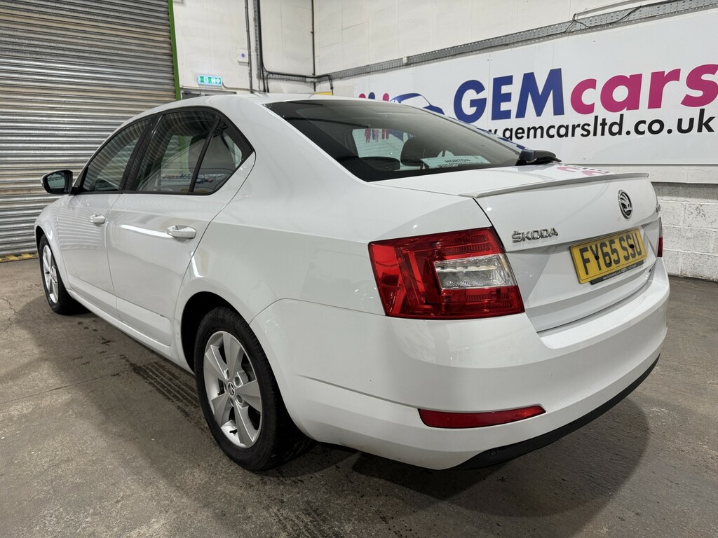 Skoda Octavia Hatchback 1.6 Tdi Greenline III 201565 FY65SSU White #3