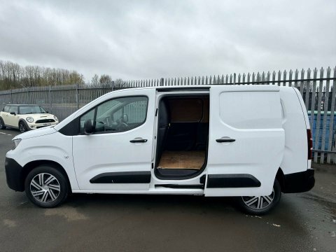 Peugeot Partner 1.5 Partner Professional CA23KHO White #4