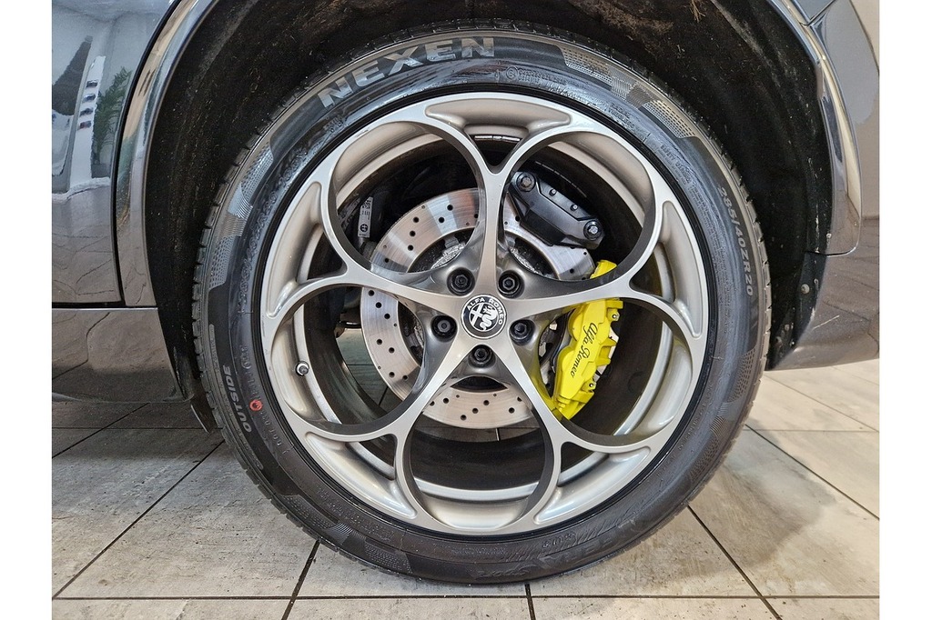 Alfa Romeo Stelvio V6 Bi-turbo Quadrifoglio YN21JUX Black #2