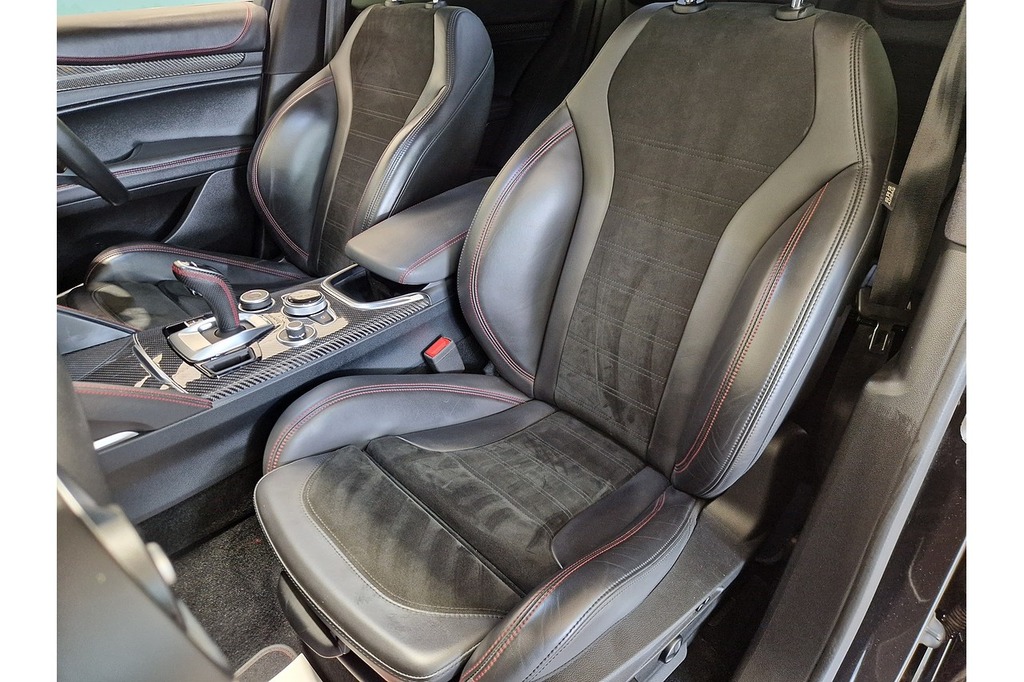 Alfa Romeo Stelvio V6 Bi-turbo Quadrifoglio YN21JUX Black #4