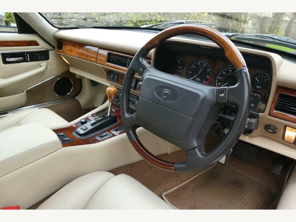 Jaguar XJS Sovrn 4.0 Red #15