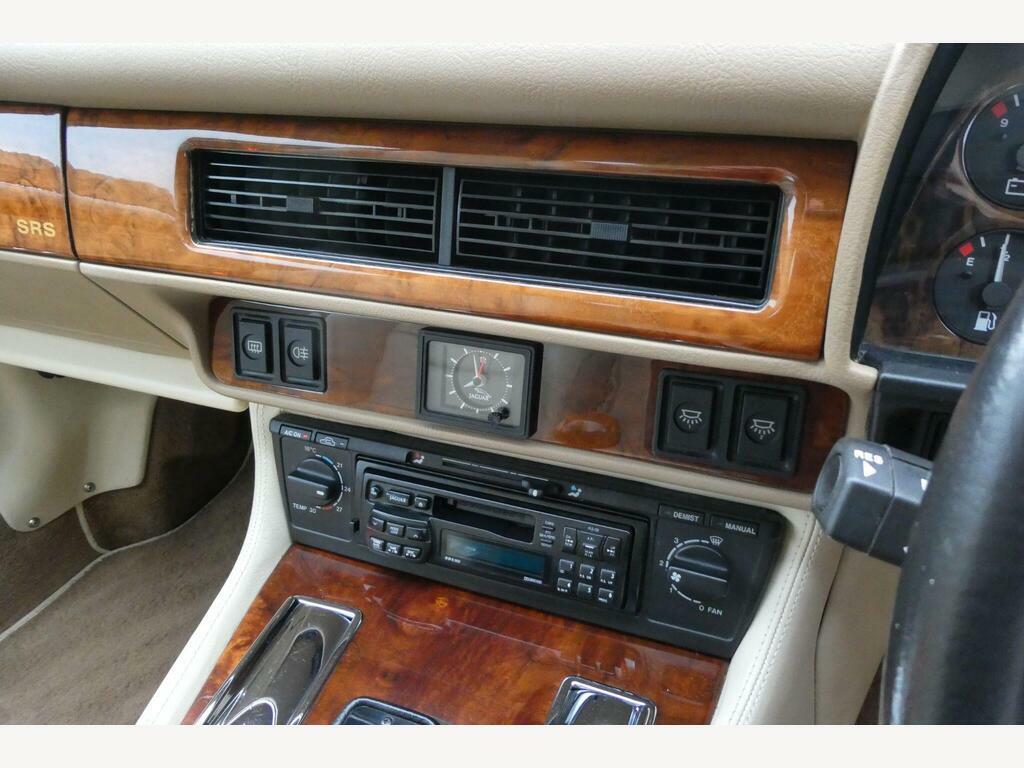 Jaguar XJS Sovrn 4.0 Red #10