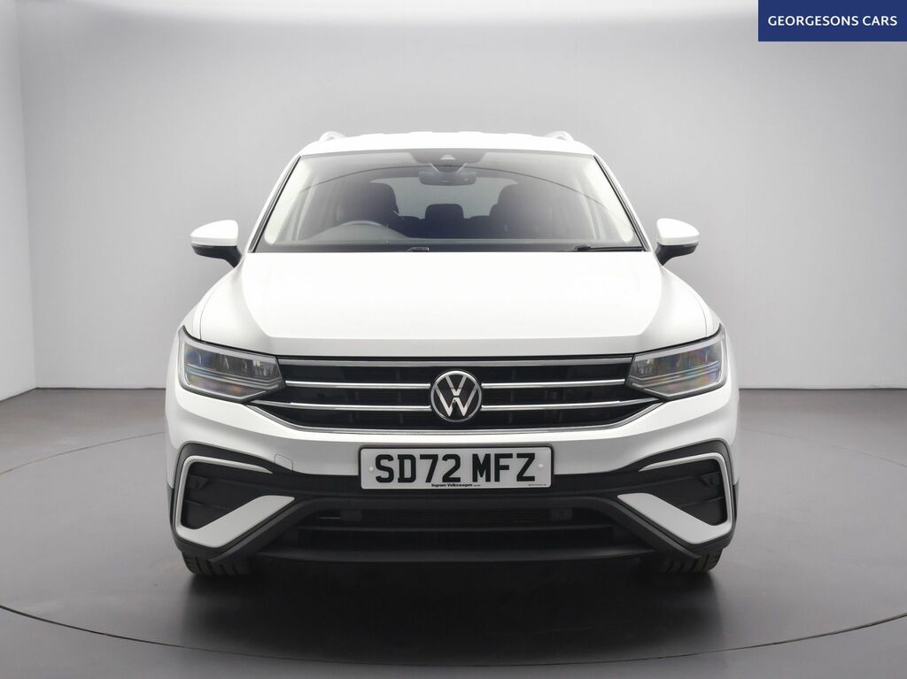 Volkswagen Tiguan Allspace Tsi Life Suv SD72MFZ White #3