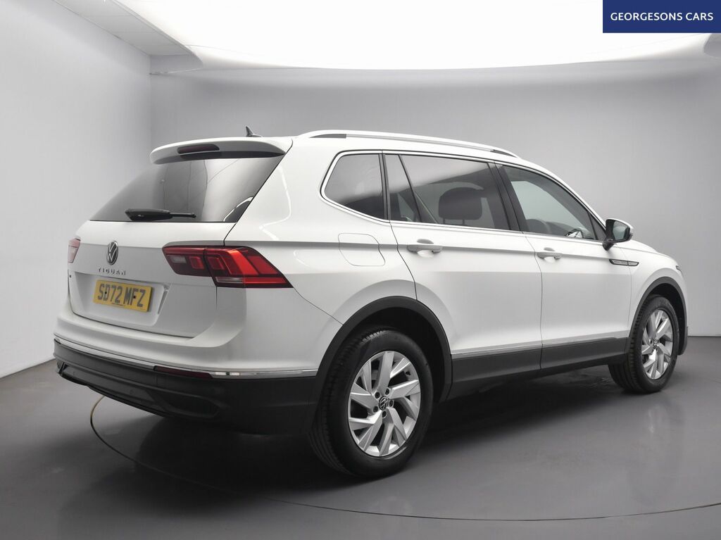 Volkswagen Tiguan Allspace Tsi Life Suv SD72MFZ White #6