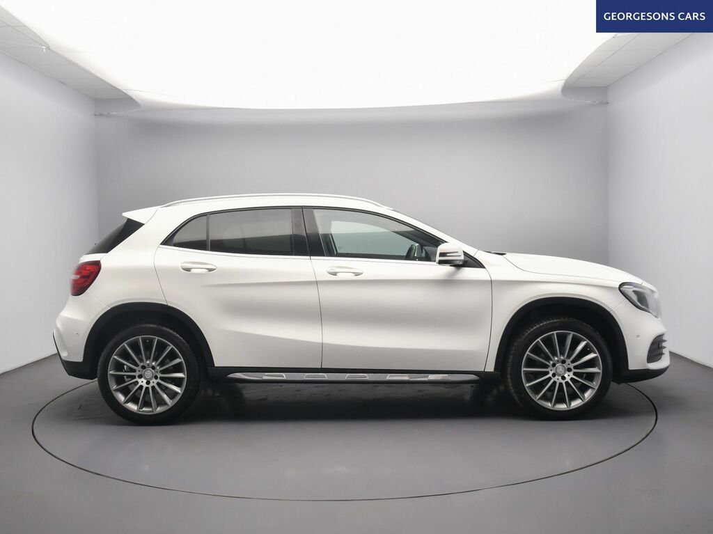 Mercedes-Benz GLA Class Gla180 Amg Line Edition BU69HWF White #5