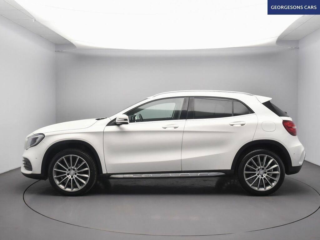 Mercedes-Benz GLA Class Gla180 Amg Line Edition BU69HWF White #2
