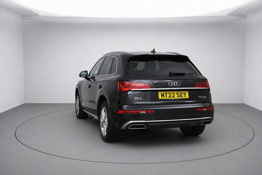Audi Q5 Tfsi 45 S Line MT22SEY Black #2