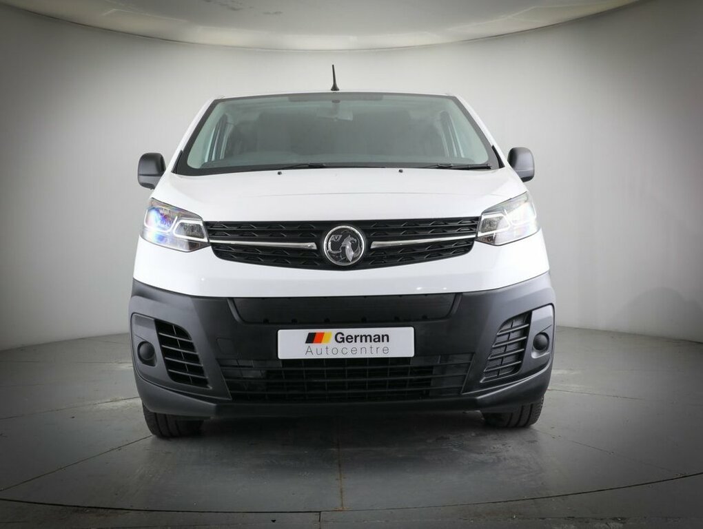 Vauxhall Vivaro Mpv HG72JJL White #3