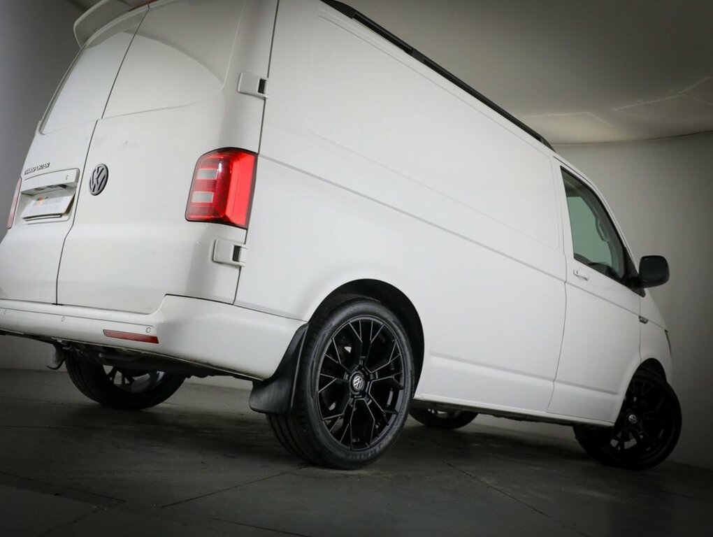 Volkswagen Transporter 2L Highline DG19HJY White #4