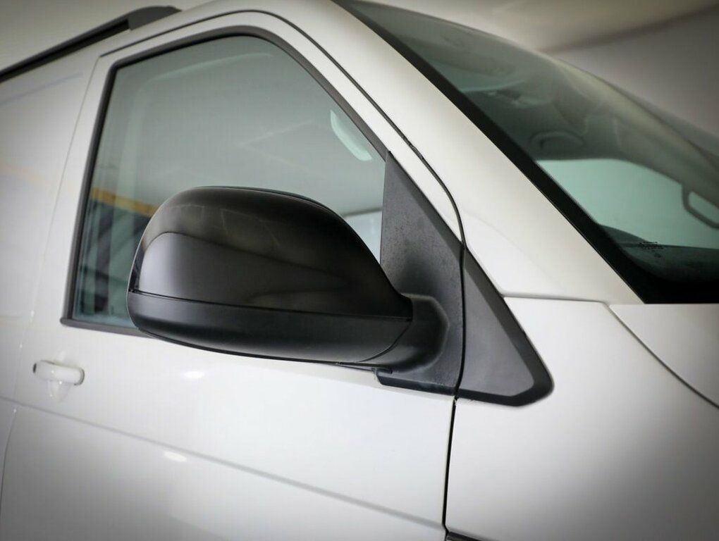 Volkswagen Transporter 2L Highline DG19HJY White #5