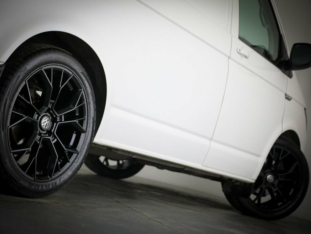 Volkswagen Transporter 2L Highline DG19HJY White #6