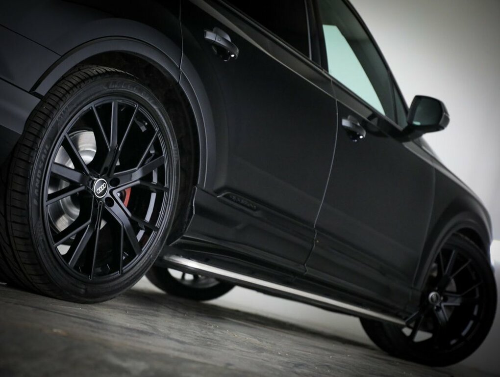 Audi Q7 3L Black Edition TB22HMB Black #6