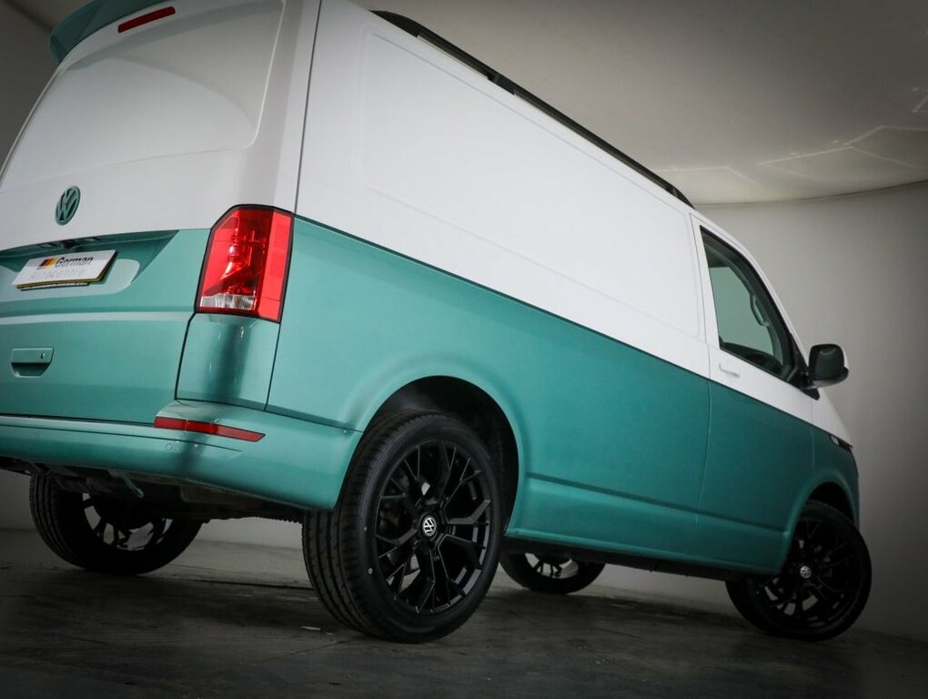 Volkswagen Transporter 2L Highline DG72NNF White #5