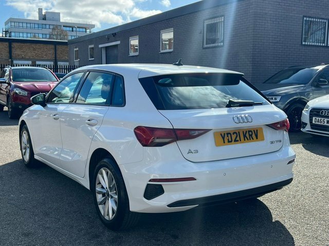Audi A3 1.0 Tfsi 30 Technik YD21KRV White #5
