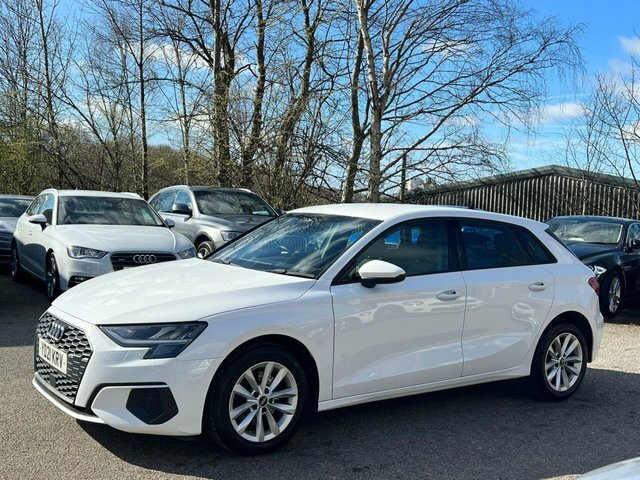 Audi A3 1.0 Tfsi 30 Technik YD21KRV White #2