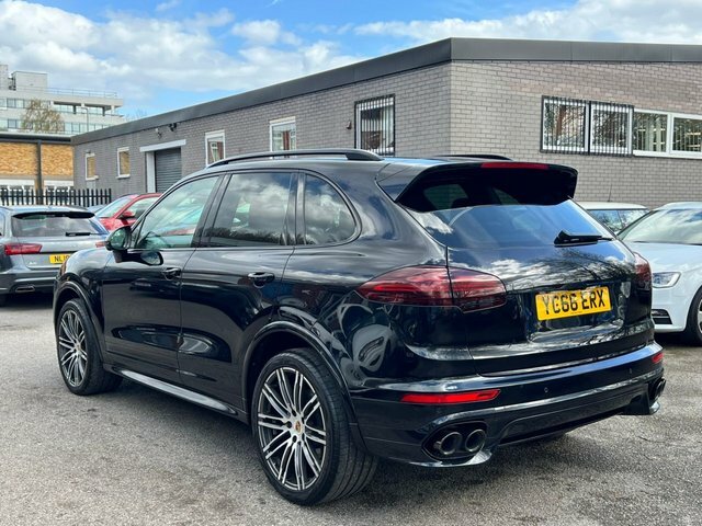 Porsche Cayenne 4.2 Td V8 S Black #4
