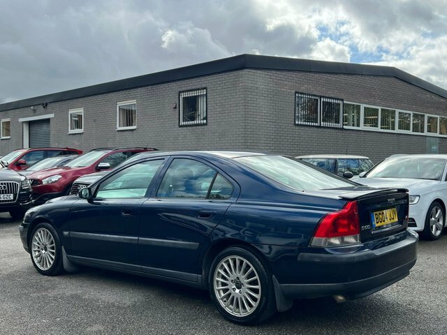Volvo S60 2.4 D5 Se Saloon Blue #4