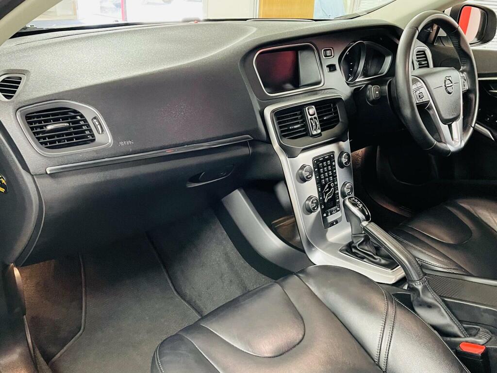 Volvo V40 Hatchback 2.0 D3 Inscription Edition Euro 6 Silver #6