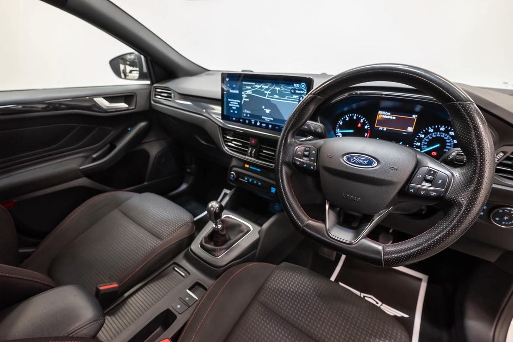 Ford Focus 1.0T Ecoboost St-line . #6