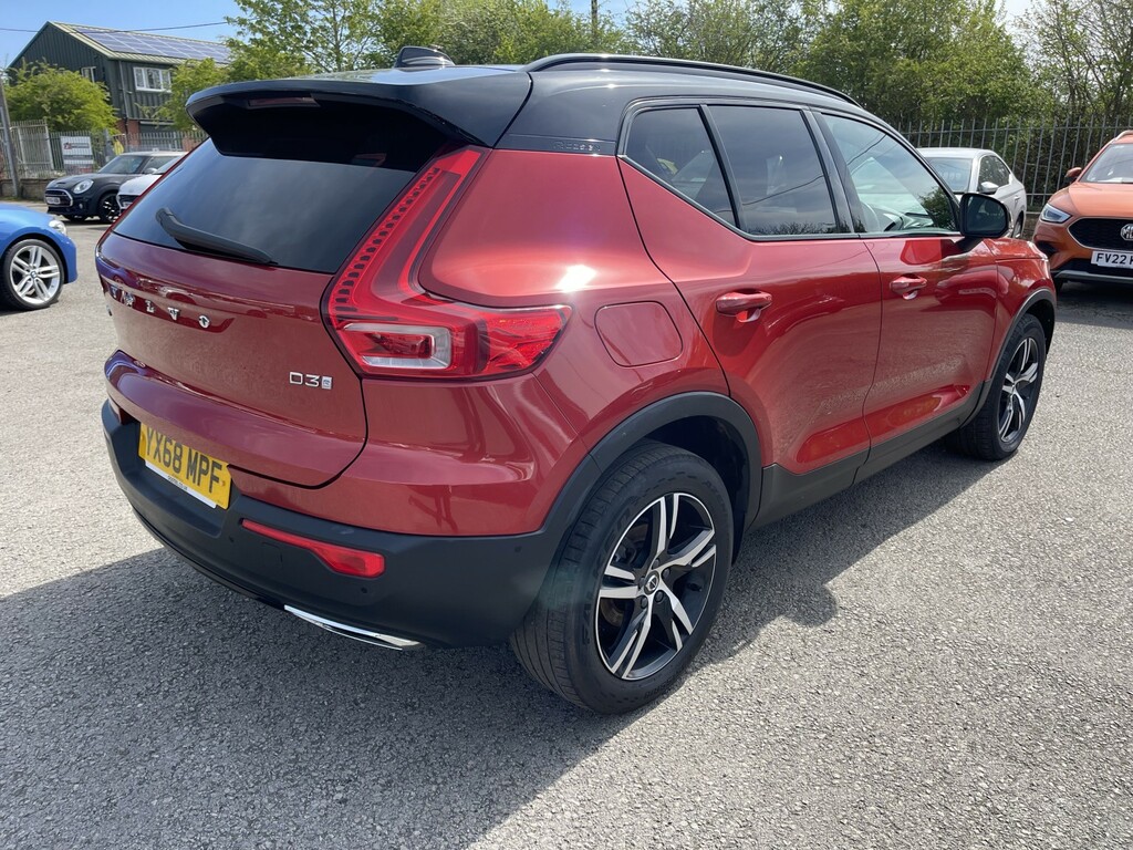 Volvo XC40 2.0 R-design D3 YX68MPF Red #3