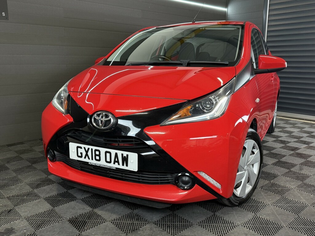 Toyota Aygo 1.0 Vvt-i X-play GX18OAW Red #4