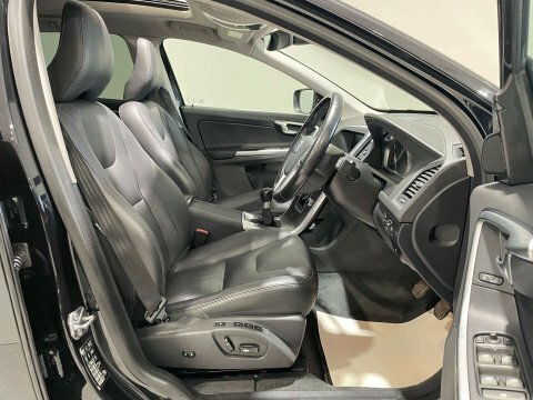 Volvo XC60 2.4 Xc60 Se KU64NUP Black #6