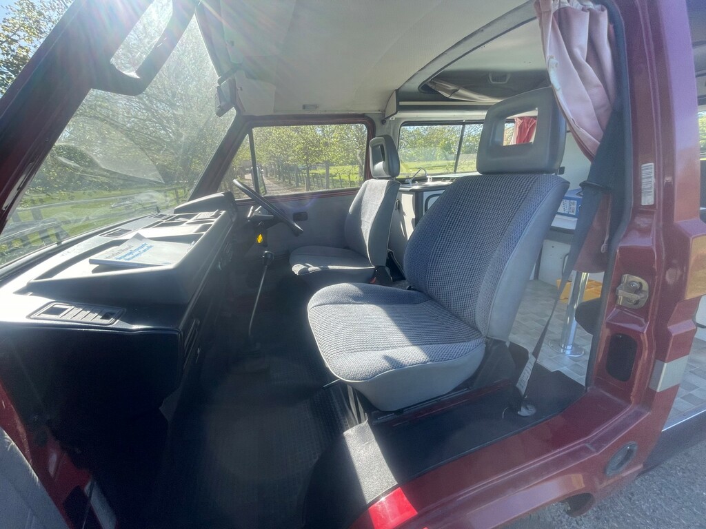 Volkswagen Transporter 1.9 Caravan White #9