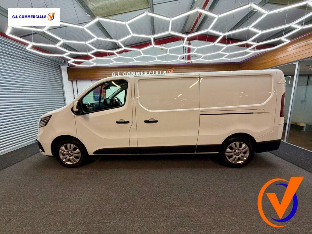 Renault Trafic 2.0 Dci Blue Ll30 Sport Panel Van Manua White #2