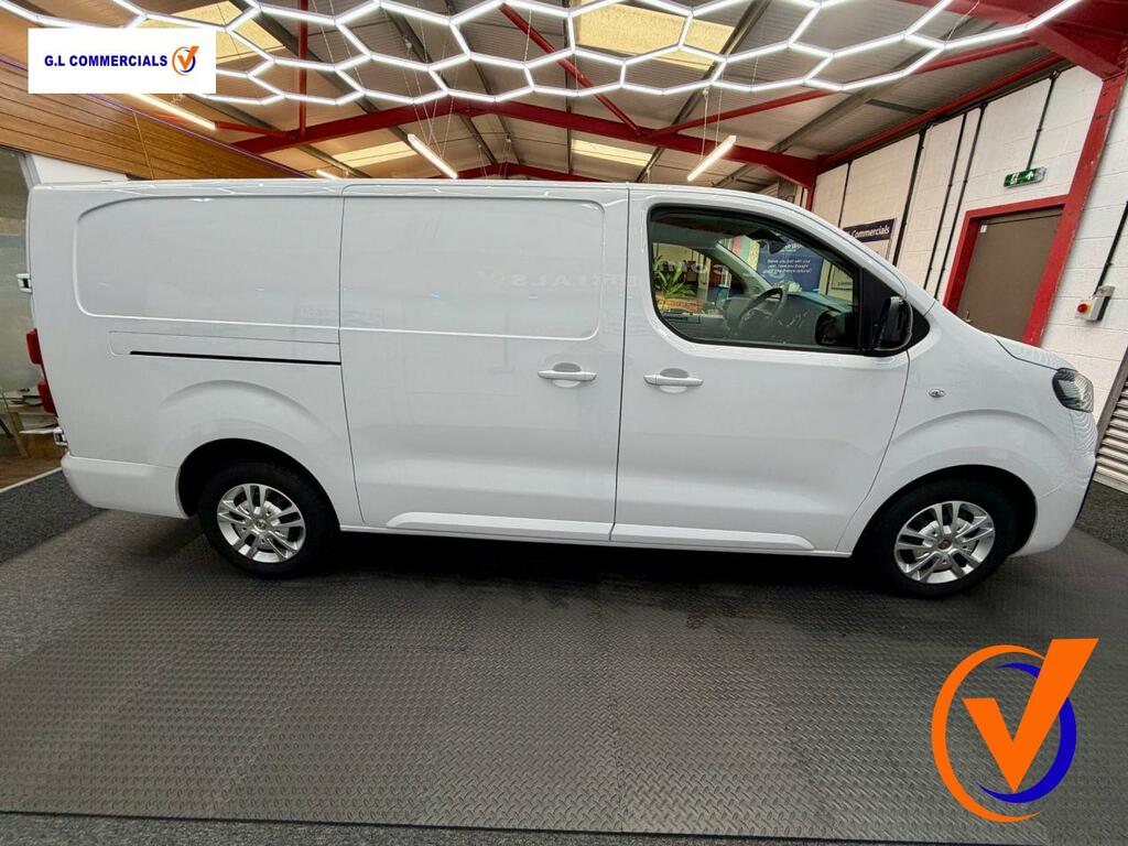 Vauxhall Vivaro 1.5 Turbo D 2900 Sportive Panel Van 6Dr Man DS72XWG White #6
